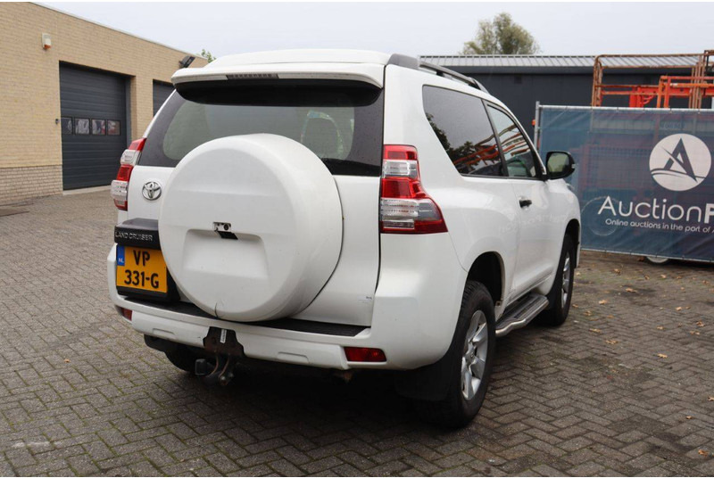 Sedan araba Toyota Land Cruiser: fotoğraf 6