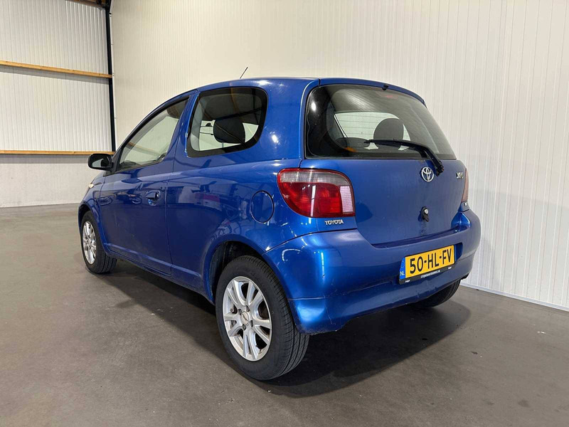 Toyota Yaris - Sedan araba: fotoğraf 3 Toyota Yaris - Sedan araba: fotoğraf 3
