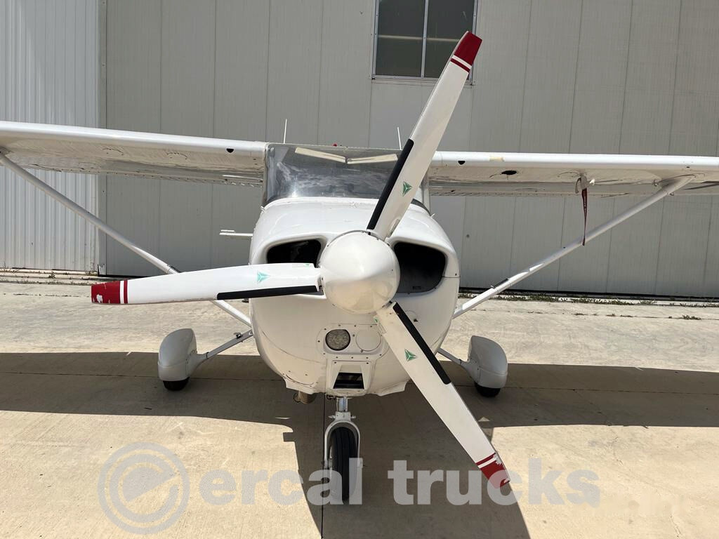 1977 Cessna 172N Diesel TC-EHO Airplane - Havaalanı ekipmanları: fotoğraf 4 1977 Cessna 172N Diesel TC-EHO Airplane - Havaalanı ekipmanları: fotoğraf 4