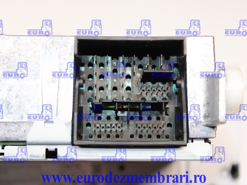 ELEMENT BORD UNITATE MULTIMEDIA AUS SCANIA SUPER 2906950, 2819280 - Gösterge panosu - Kamyon: fotoğraf 4 ELEMENT BORD UNITATE MULTIMEDIA AUS SCANIA SUPER 2906950, 2819280 - Gösterge panosu - Kamyon: fotoğraf 4