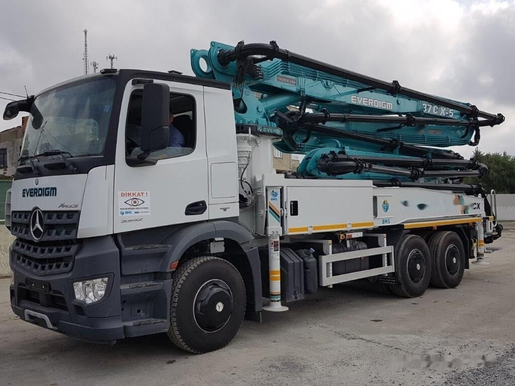 Mercedes-Benz 3343 P - Mobil beton pompası: fotoğraf 1 Mercedes-Benz 3343 P - Mobil beton pompası: fotoğraf 1