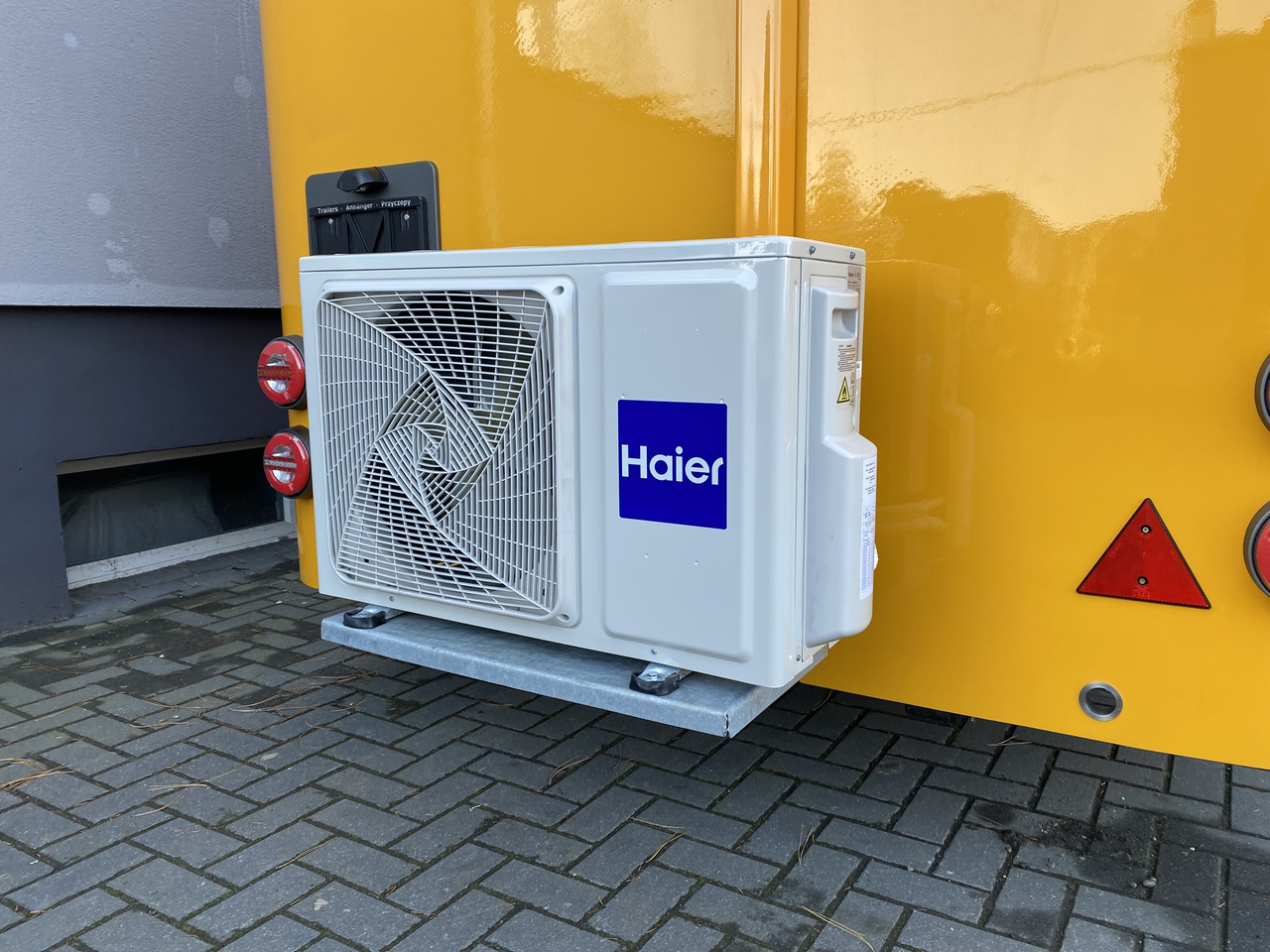 WARK PREMIUM 5m - Büfe karavan: fotoğraf 2 WARK PREMIUM 5m - Büfe karavan: fotoğraf 2