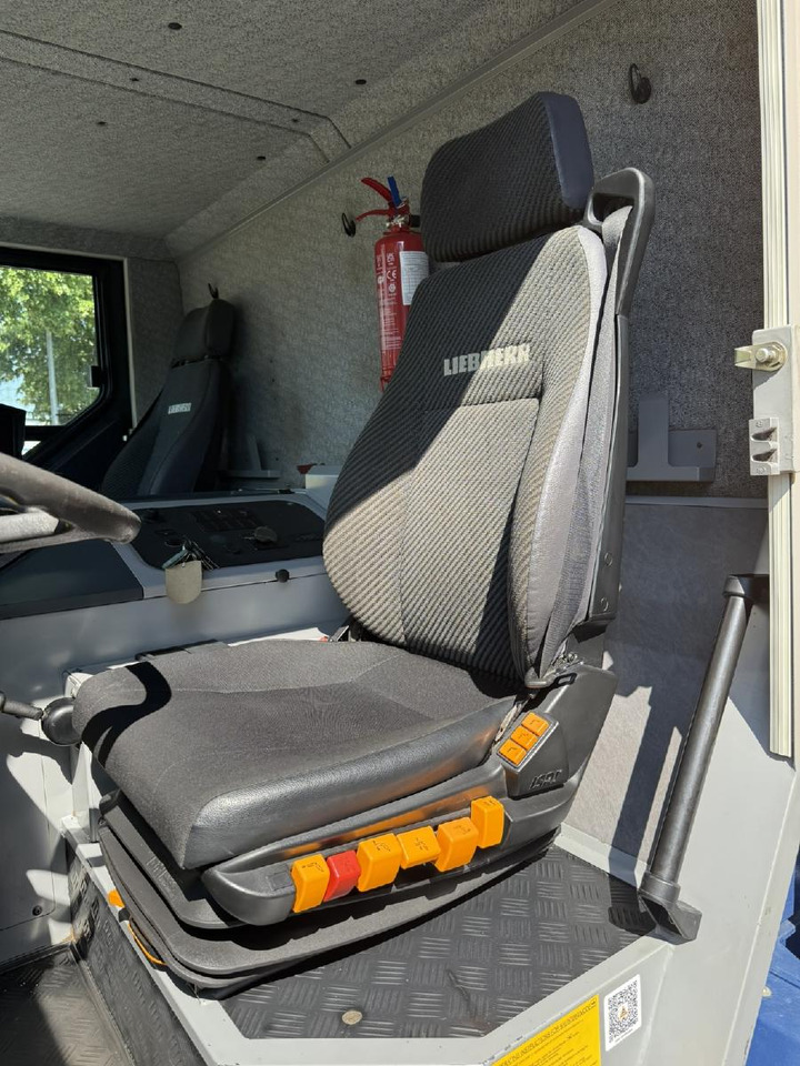 Mobil vinç Liebherr LTM 1070-4.1 (08 - 059 580): fotoğraf 15