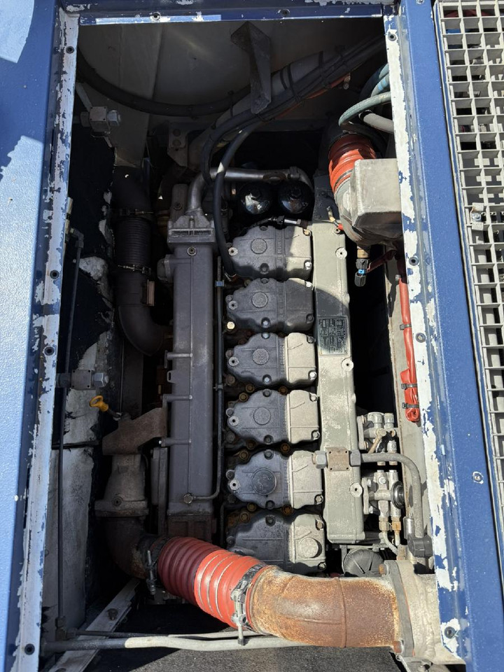 Mobil vinç Liebherr LTM 1070-4.1 (08 - 059 580): fotoğraf 10