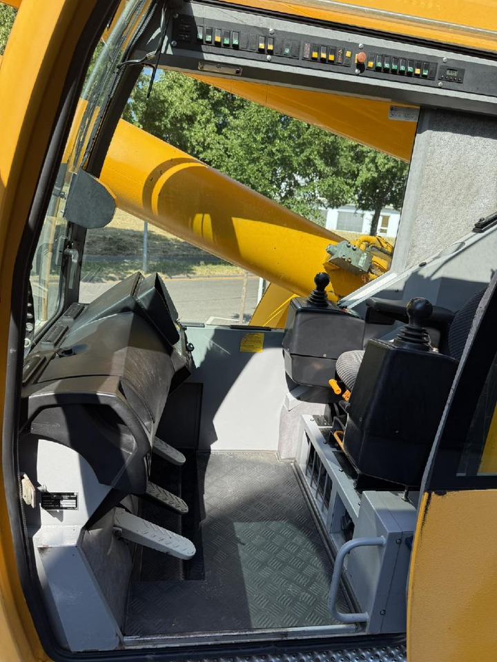 Mobil vinç Liebherr LTM 1070-4.1 (08 - 059 580): fotoğraf 25