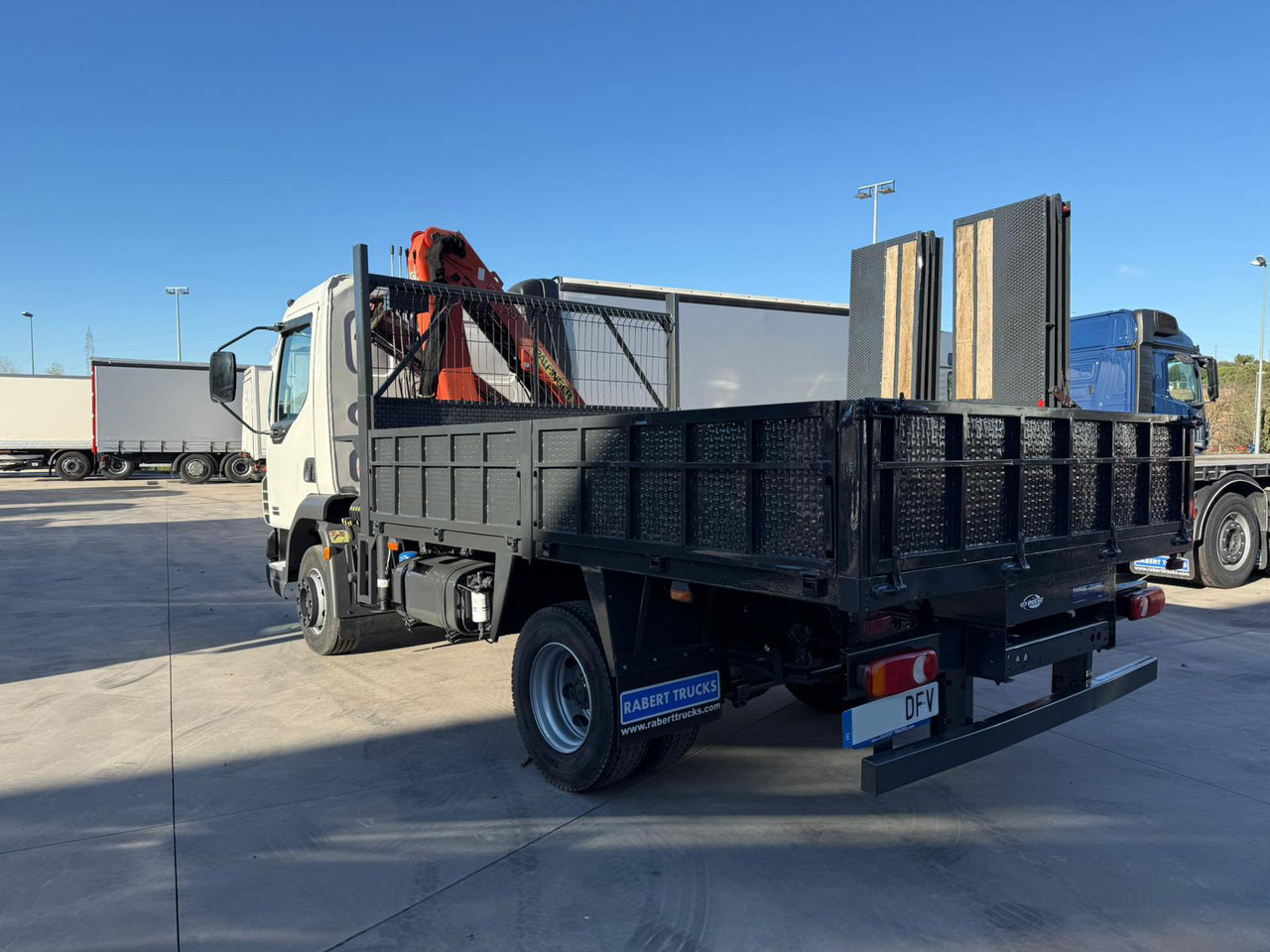 DAF LF FA 45.180 (Platform and Crane) - Sal/ Açık kasa kamyon, Vinçli kamyon: fotoğraf 4 DAF LF FA 45.180 (Platform and Crane) - Sal/ Açık kasa kamyon, Vinçli kamyon: fotoğraf 4