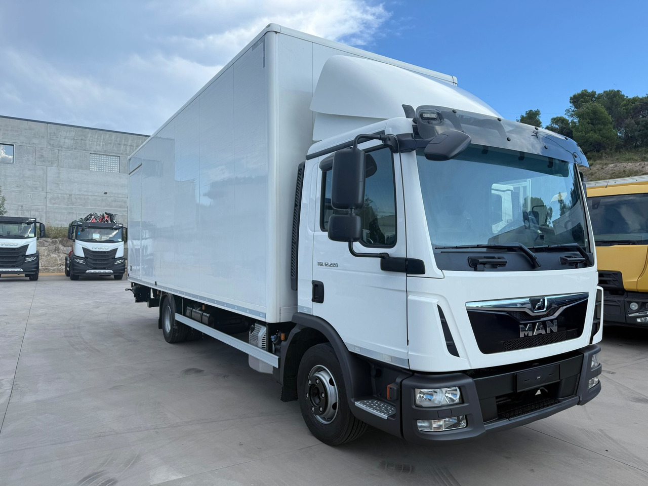 MAN 12.220 BL TGL E6 (Van) - Kapalı kasa kamyon: fotoğraf 2 MAN 12.220 BL TGL E6 (Van) - Kapalı kasa kamyon: fotoğraf 2