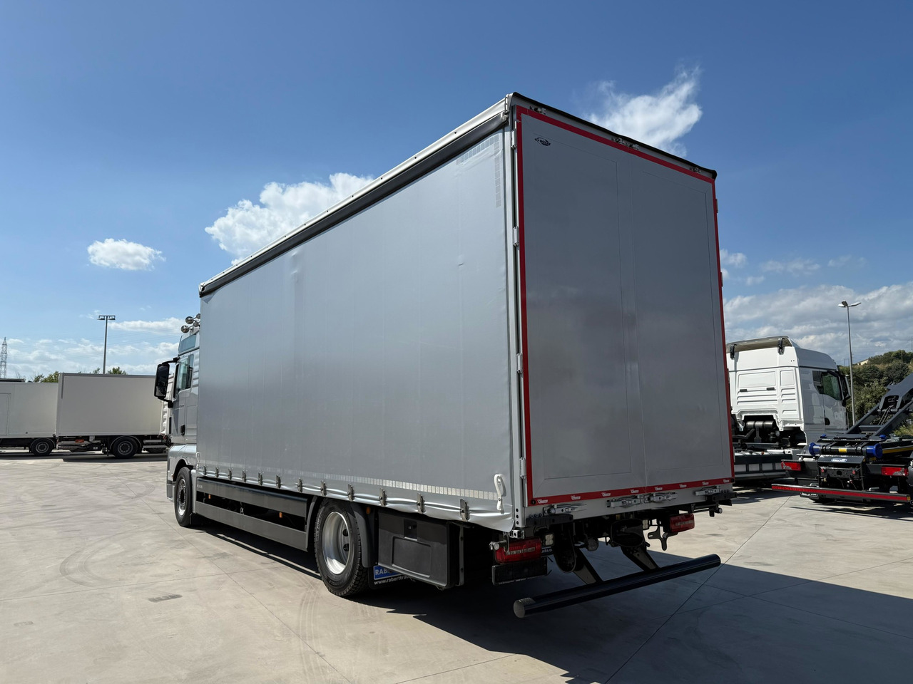 MAN 18.430 LL TGX E6 (Tauliner) - Tenteli kamyon: fotoğraf 3 MAN 18.430 LL TGX E6 (Tauliner) - Tenteli kamyon: fotoğraf 3