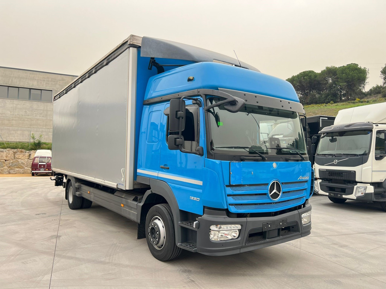 MERCEDES BENZ 13.30L Atego E6 (Tauliner) - Tenteli kamyon: fotoğraf 2 MERCEDES BENZ 13.30L Atego E6 (Tauliner) - Tenteli kamyon: fotoğraf 2