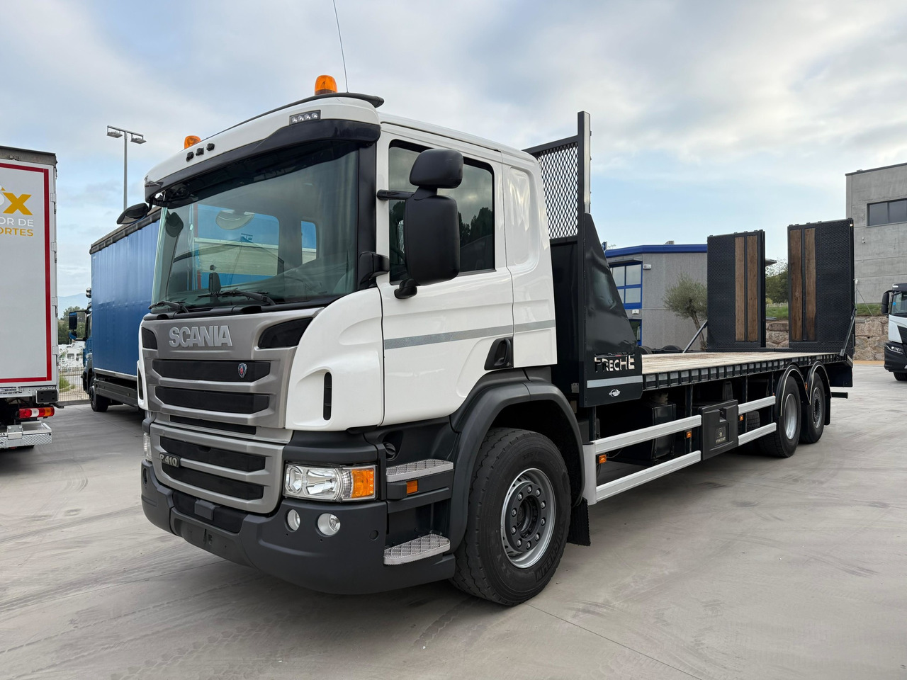 SCANIA P410 E6 (Platform) - Araba taşıyıcı kamyon: fotoğraf 1 SCANIA P410 E6 (Platform) - Araba taşıyıcı kamyon: fotoğraf 1