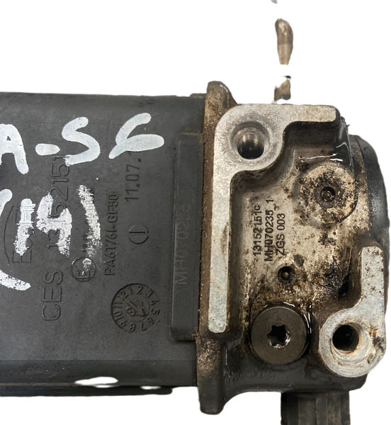 Mercedes-Benz 2013 - Egzoz sistemi: fotoğraf 3 Mercedes-Benz 2013 - Egzoz sistemi: fotoğraf 3