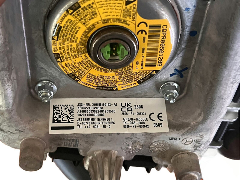 Mercedes-Benz MP5 - Direksiyon simidi: fotoğraf 5 Mercedes-Benz MP5 - Direksiyon simidi: fotoğraf 5