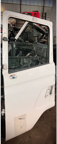 Scania Euro 6 - Kapı ve yedek parça: fotoğraf 2 Scania Euro 6 - Kapı ve yedek parça: fotoğraf 2
