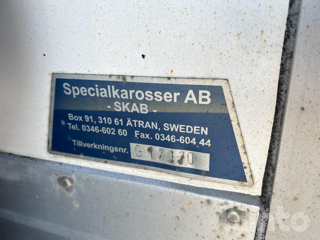 Kapalı kasa Bakgavellift & Kylaggregat: fotoğraf 10 Kapalı kasa Bakgavellift & Kylaggregat: fotoğraf 10