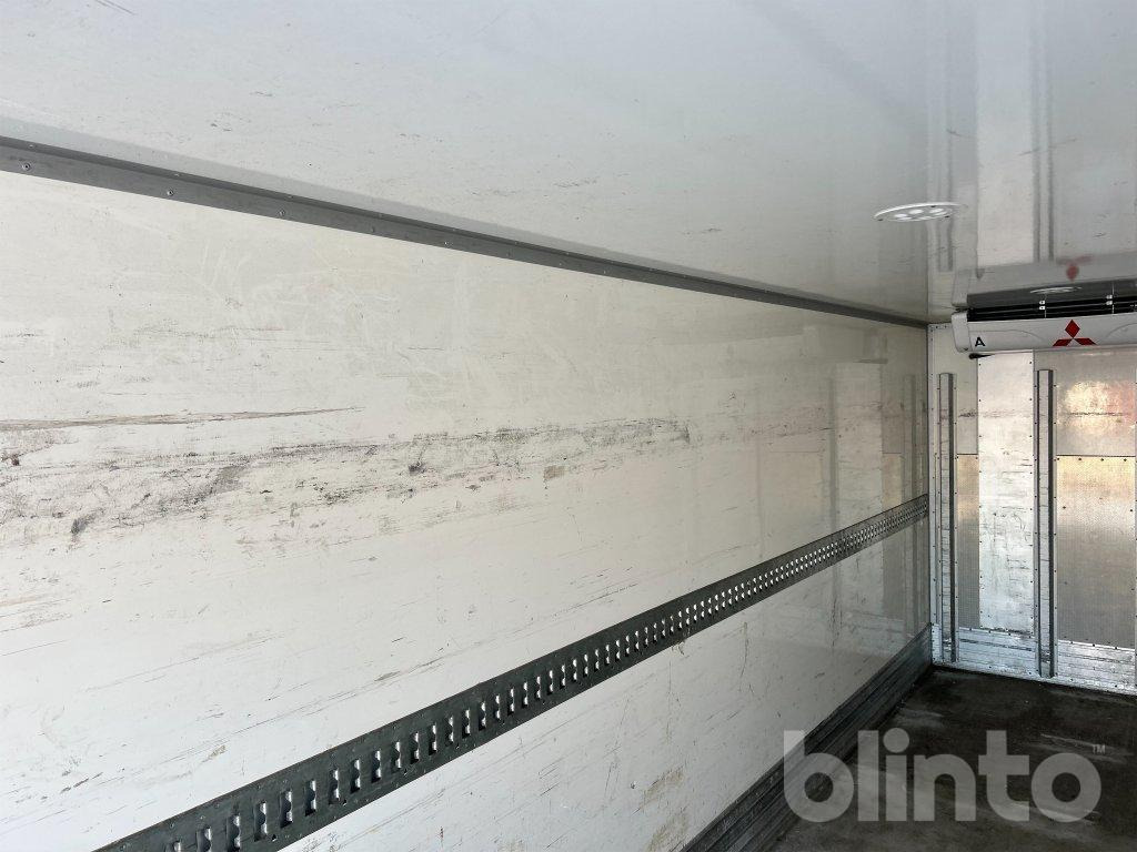 Kapalı kasa Bakgavellift & Kylaggregat: fotoğraf 23 Kapalı kasa Bakgavellift & Kylaggregat: fotoğraf 23