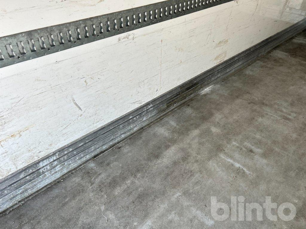 Kapalı kasa Bakgavellift & Kylaggregat: fotoğraf 22 Kapalı kasa Bakgavellift & Kylaggregat: fotoğraf 22