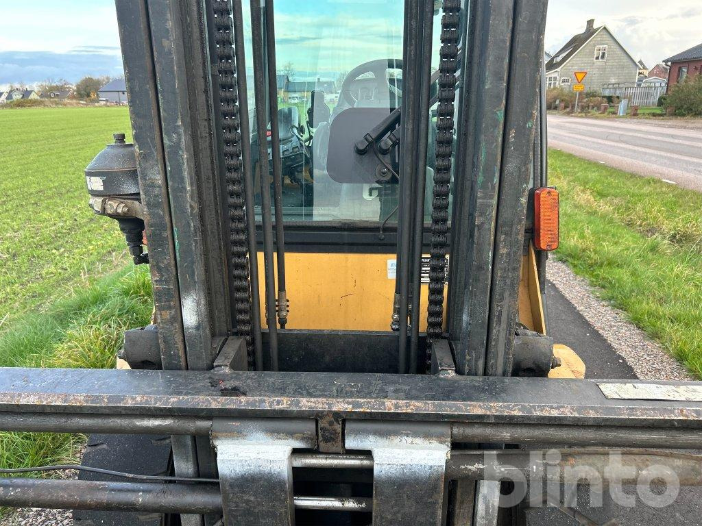 Dizel forklift Caterpillar DP30N: fotoğraf 13 Dizel forklift Caterpillar DP30N: fotoğraf 13