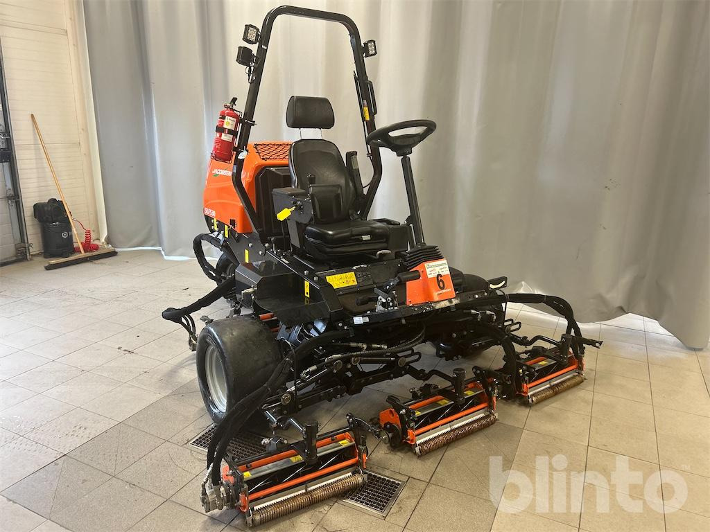 Jacobsen SLF530 3WD - Çim biçme makinesi: fotoğraf 3 Jacobsen SLF530 3WD - Çim biçme makinesi: fotoğraf 3