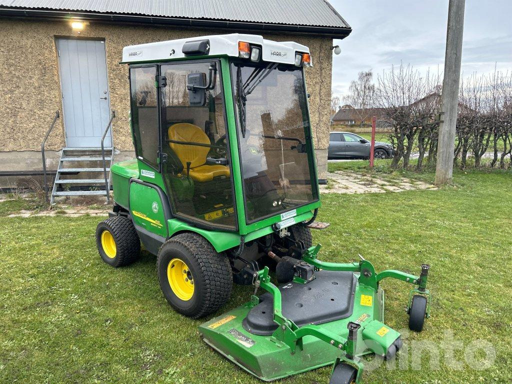 John Deere 1565 Series II 4WD - Çim biçme makinesi: fotoğraf 3 John Deere 1565 Series II 4WD - Çim biçme makinesi: fotoğraf 3