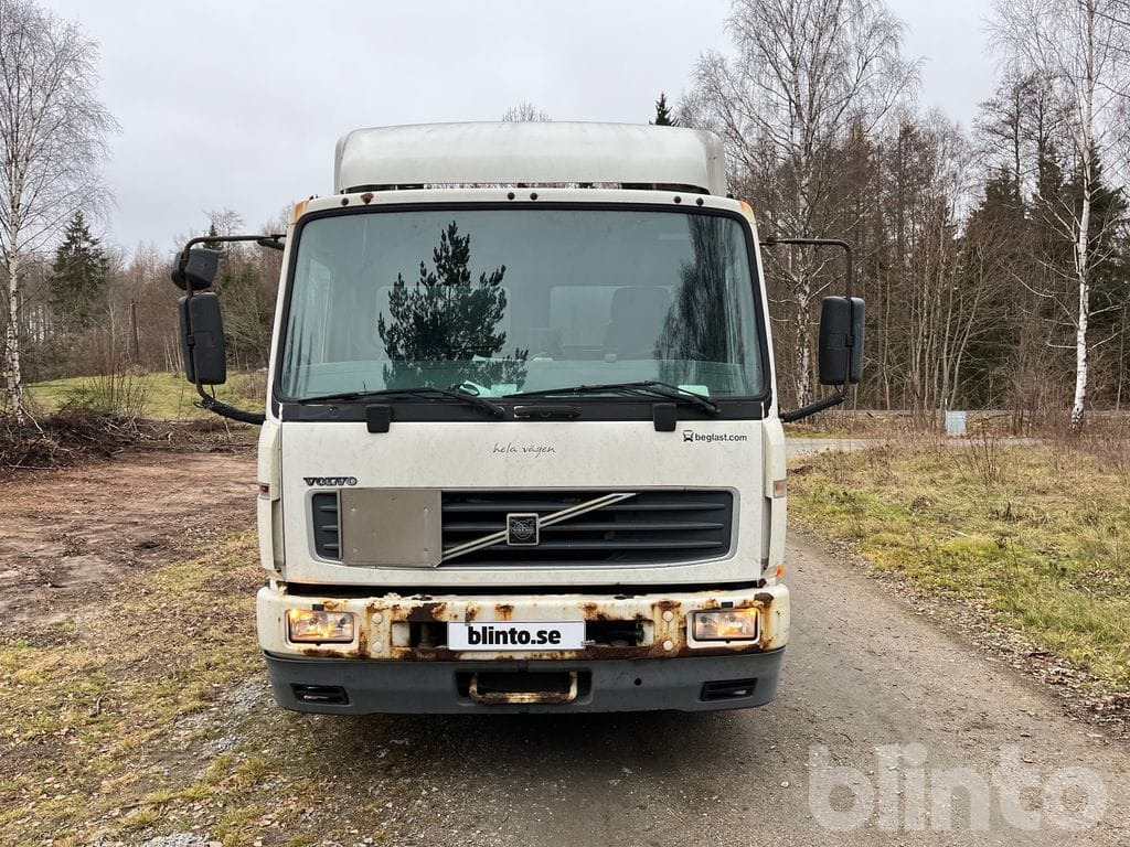 VOLVO FL6 H - Çekici kamyonu: fotoğraf 2 VOLVO FL6 H - Çekici kamyonu: fotoğraf 2