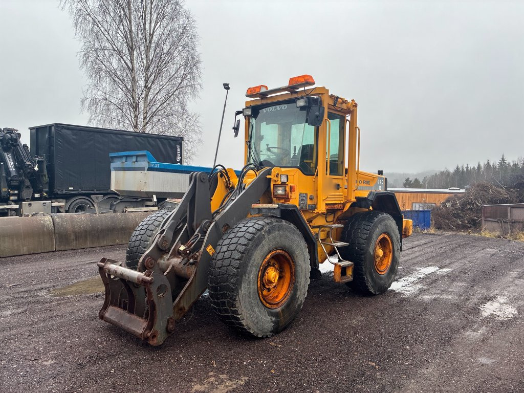 Volvo BM L70B - Tekerlekli yükleyici: fotoğraf 1 Volvo BM L70B - Tekerlekli yükleyici: fotoğraf 1