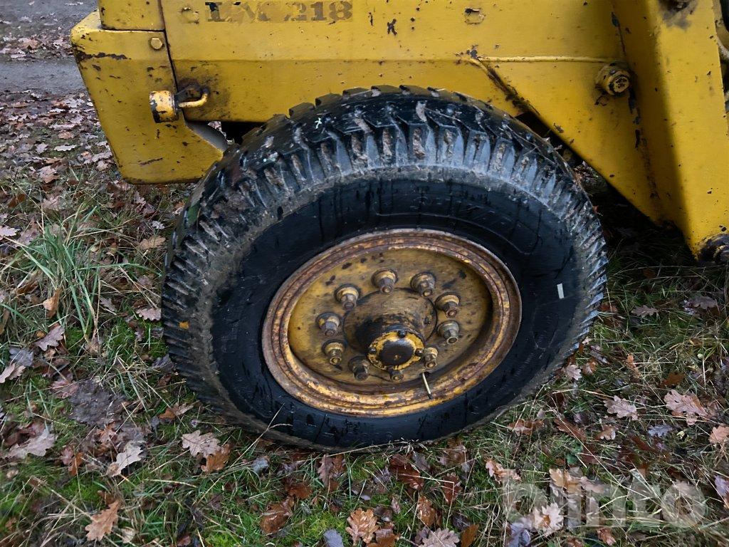 Volvo BM218 - Tekerlekli yükleyici: fotoğraf 4 Volvo BM218 - Tekerlekli yükleyici: fotoğraf 4