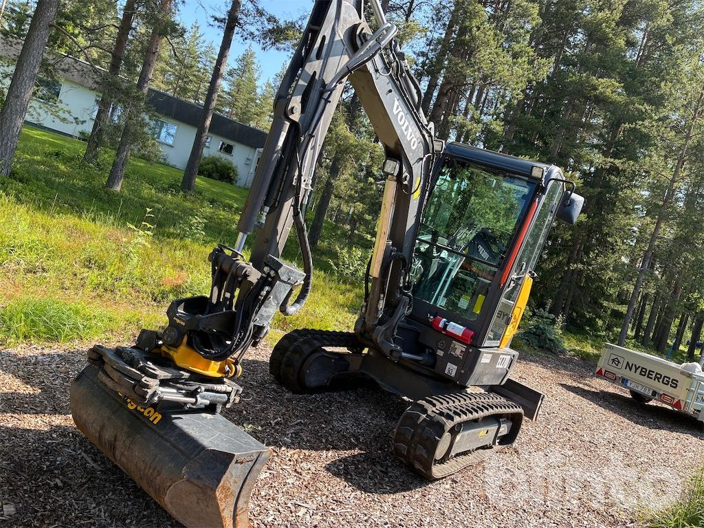 Volvo EC27D - Mini ekskavatör: fotoğraf 1 Volvo EC27D - Mini ekskavatör: fotoğraf 1