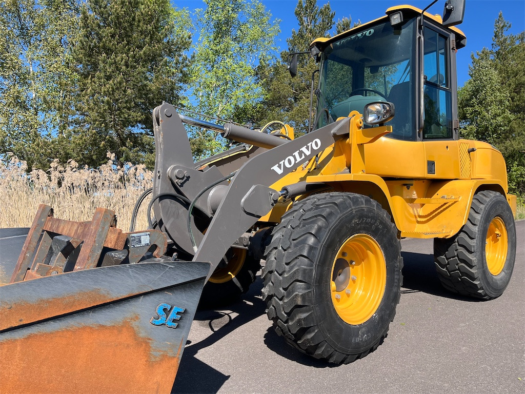 Volvo L30G - Tekerlekli yükleyici: fotoğraf 2 Volvo L30G - Tekerlekli yükleyici: fotoğraf 2