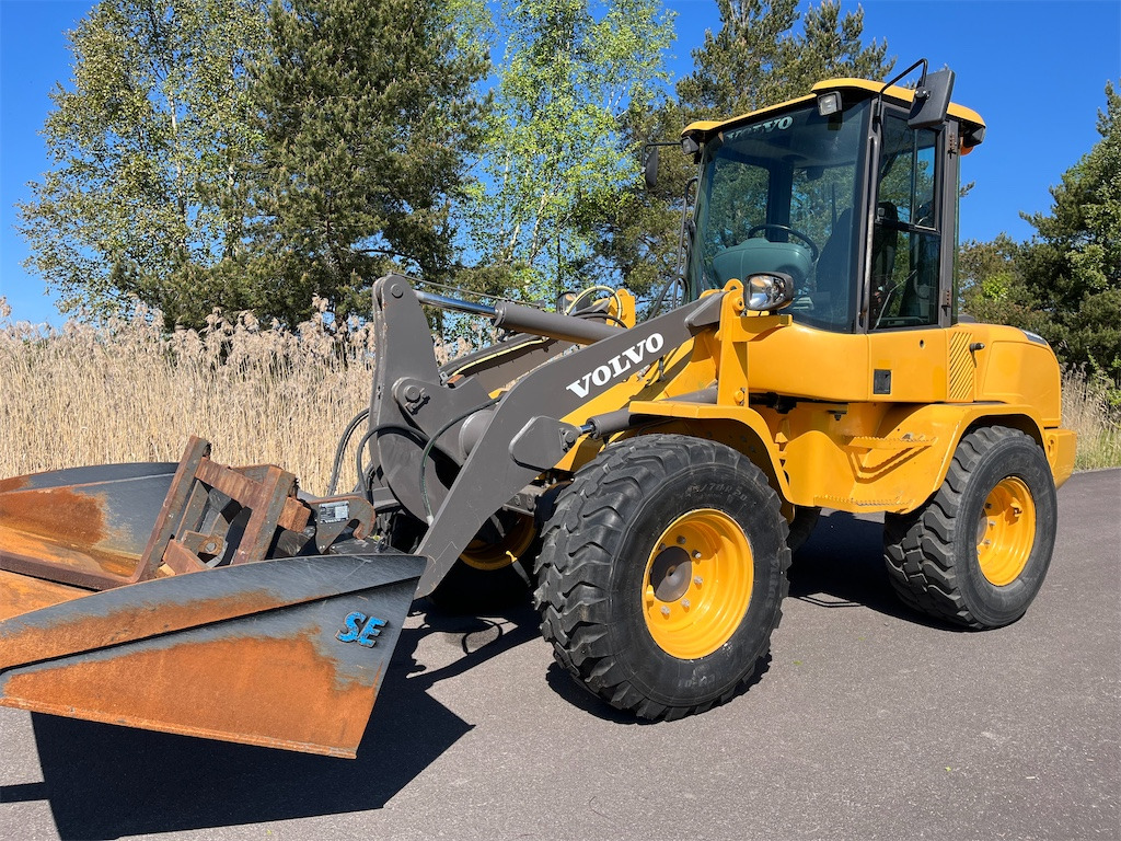 Volvo L30G - Tekerlekli yükleyici: fotoğraf 1 Volvo L30G - Tekerlekli yükleyici: fotoğraf 1