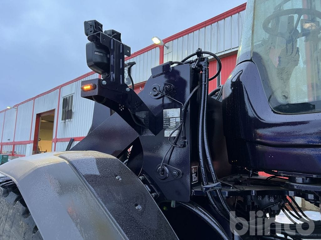 Tekerlekli yükleyici Volvo L90F: fotoğraf 16 Tekerlekli yükleyici Volvo L90F: fotoğraf 16