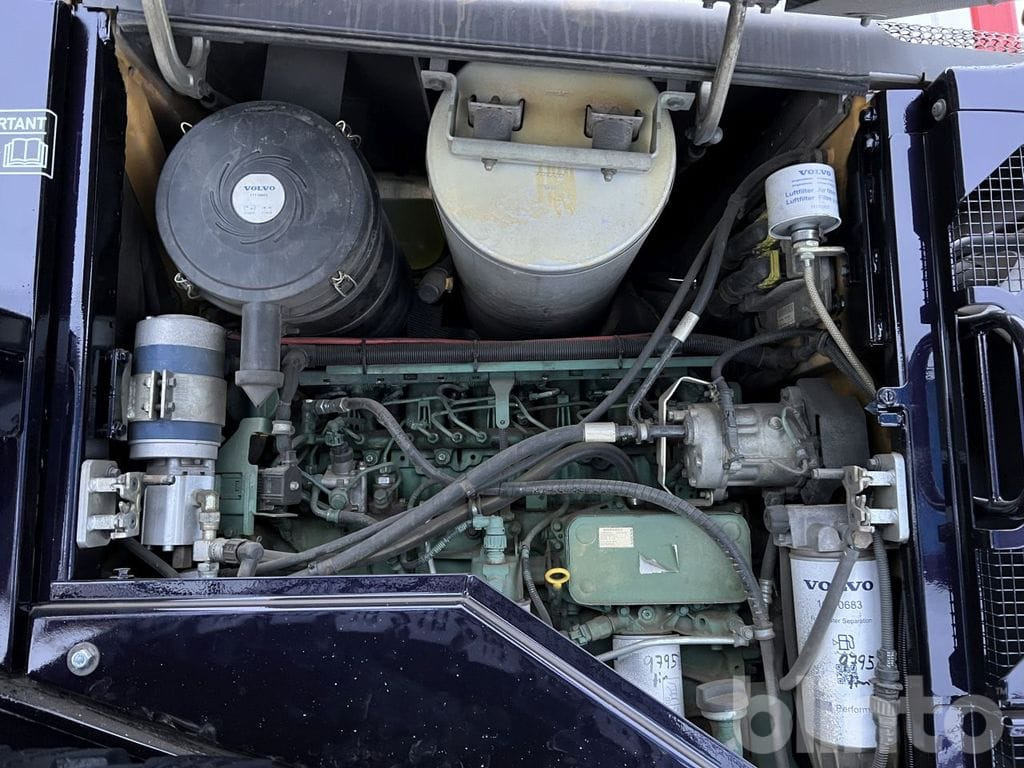 Tekerlekli yükleyici Volvo L90F: fotoğraf 39 Tekerlekli yükleyici Volvo L90F: fotoğraf 39