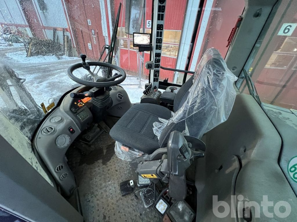 Tekerlekli yükleyici Volvo L90F: fotoğraf 44 Tekerlekli yükleyici Volvo L90F: fotoğraf 44