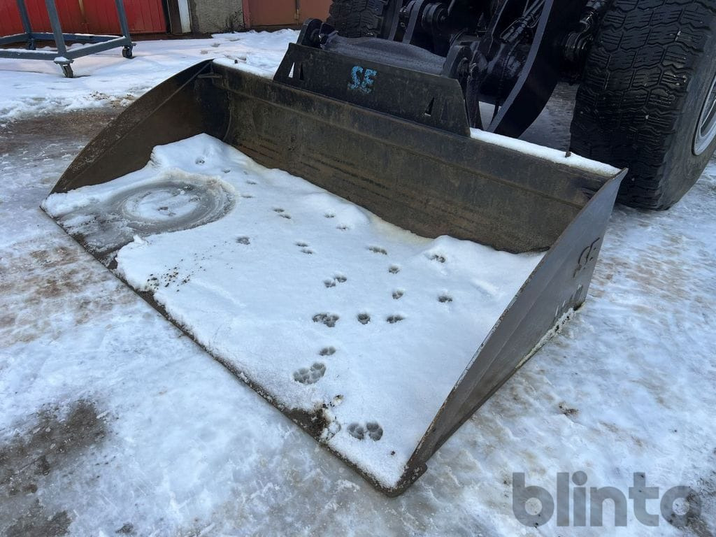 Tekerlekli yükleyici Volvo L90F: fotoğraf 43 Tekerlekli yükleyici Volvo L90F: fotoğraf 43