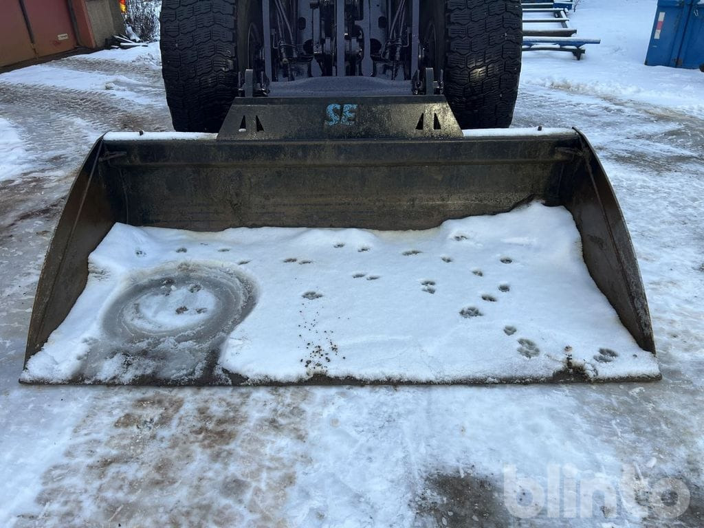 Tekerlekli yükleyici Volvo L90F: fotoğraf 42 Tekerlekli yükleyici Volvo L90F: fotoğraf 42