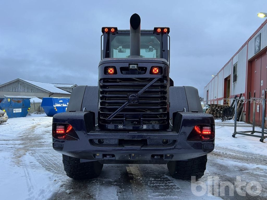 Tekerlekli yükleyici Volvo L90F: fotoğraf 7 Tekerlekli yükleyici Volvo L90F: fotoğraf 7