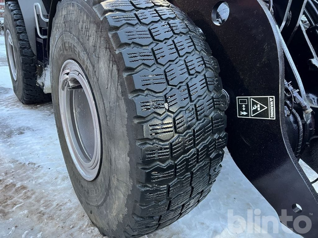 Tekerlekli yükleyici Volvo L90F: fotoğraf 35 Tekerlekli yükleyici Volvo L90F: fotoğraf 35