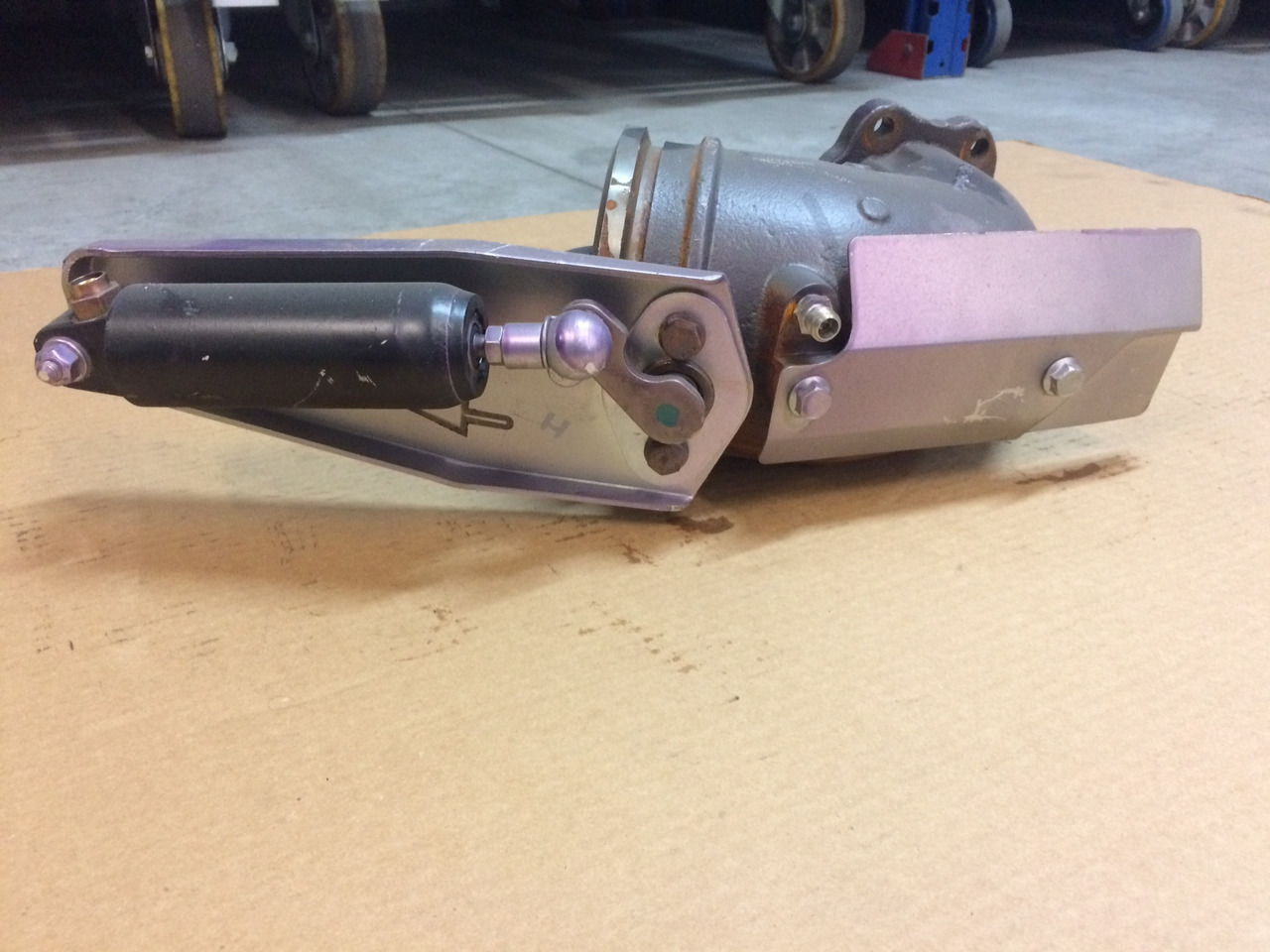 FRENO MOTORE ASSEMBLAGGIO MAN 51152016184 - Motor ve yedek parça - Kamyon: fotoğraf 3 FRENO MOTORE ASSEMBLAGGIO MAN 51152016184 - Motor ve yedek parça - Kamyon: fotoğraf 3