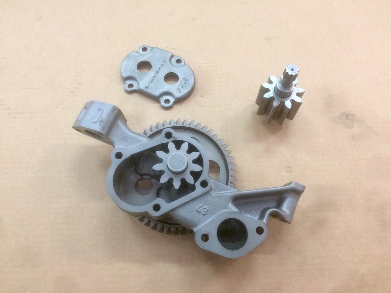 POMPA OLIO MOTORE MERCEDES OM457HLA - Yağ pompası - Kamyon: fotoğraf 1 POMPA OLIO MOTORE MERCEDES OM457HLA - Yağ pompası - Kamyon: fotoğraf 1