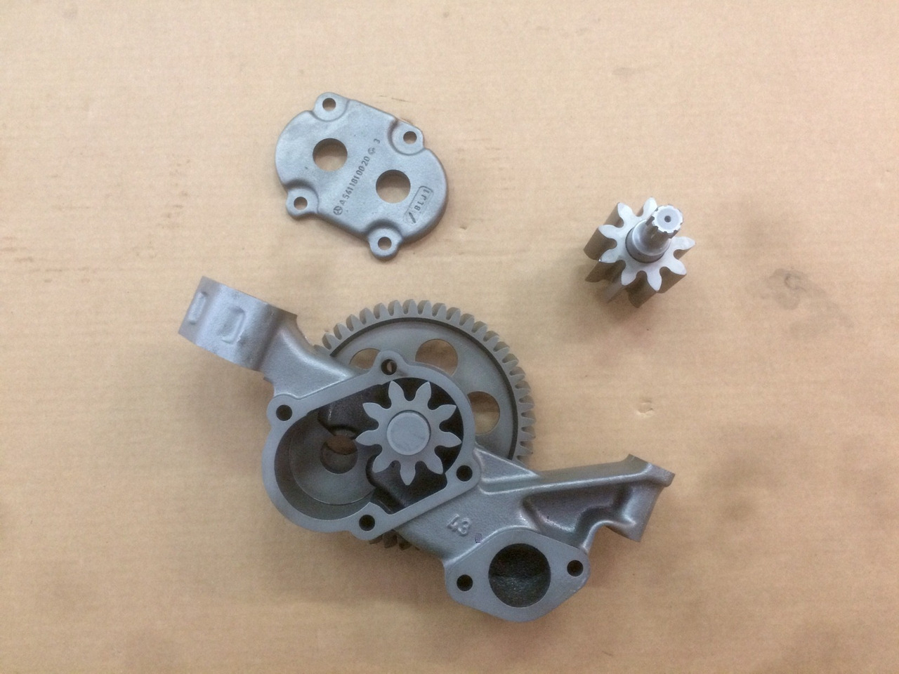 POMPA OLIO MOTORE MERCEDES OM457HLA - Yağ pompası - Kamyon: fotoğraf 2 POMPA OLIO MOTORE MERCEDES OM457HLA - Yağ pompası - Kamyon: fotoğraf 2