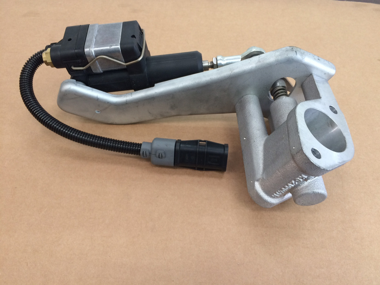 SARACINESCA EGR RIF. MAN 51081506026 - Motor ve yedek parça - Kamyon: fotoğraf 4 SARACINESCA EGR RIF. MAN 51081506026 - Motor ve yedek parça - Kamyon: fotoğraf 4