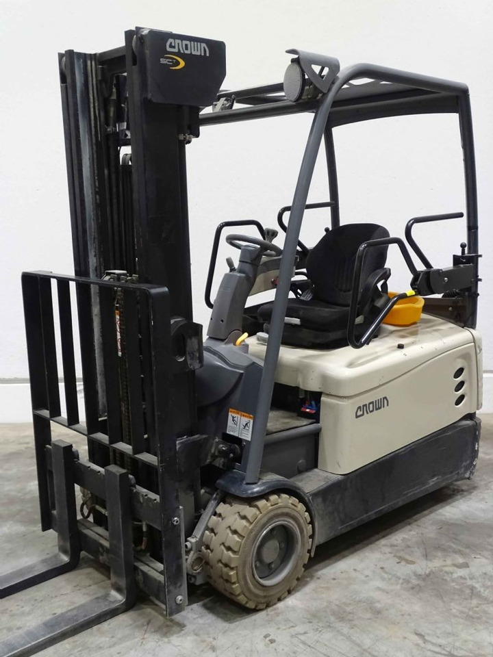 Crown SCT6060-2.0 - Elektrikli forklift: fotoğraf 5 Crown SCT6060-2.0 - Elektrikli forklift: fotoğraf 5