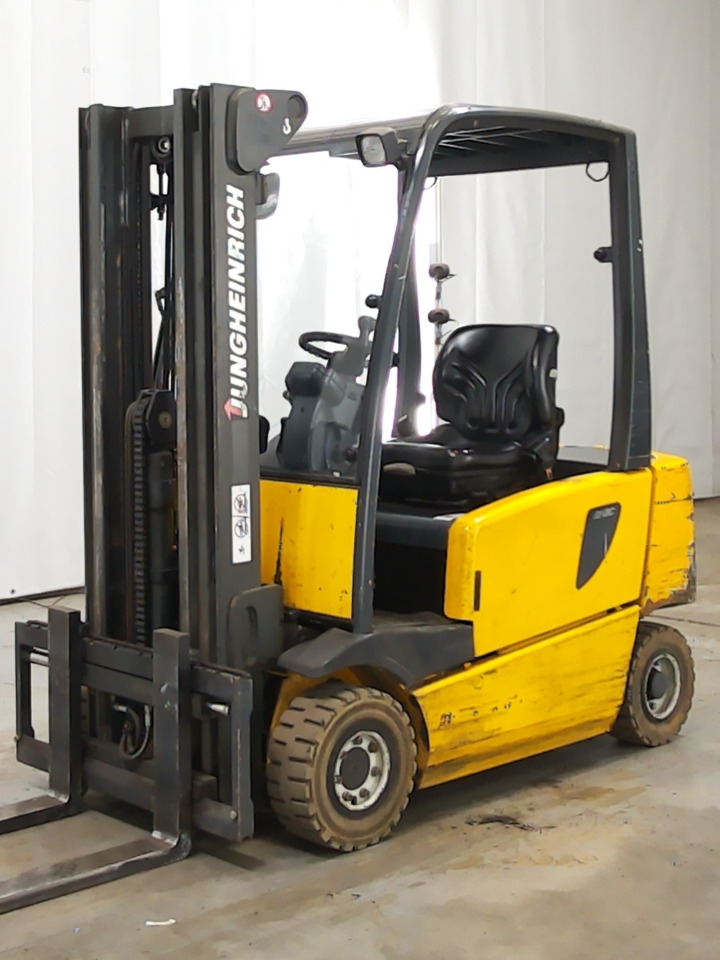 Jungheinrich EFG216 - Elektrikli forklift: fotoğraf 1 Jungheinrich EFG216 - Elektrikli forklift: fotoğraf 1