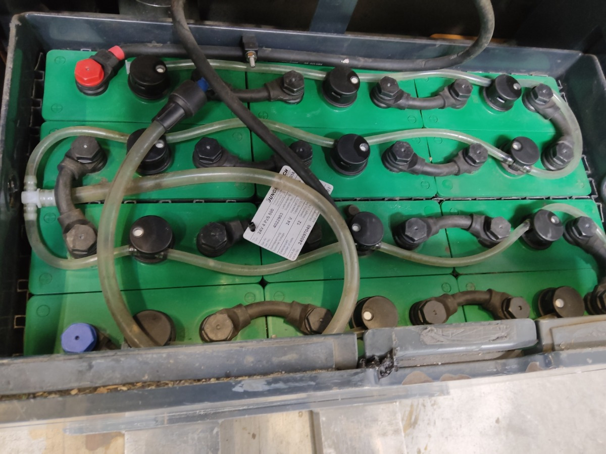 Jungheinrich ESE120/1950MM - Kullanılan transpalet: fotoğraf 4 Jungheinrich ESE120/1950MM - Kullanılan transpalet: fotoğraf 4