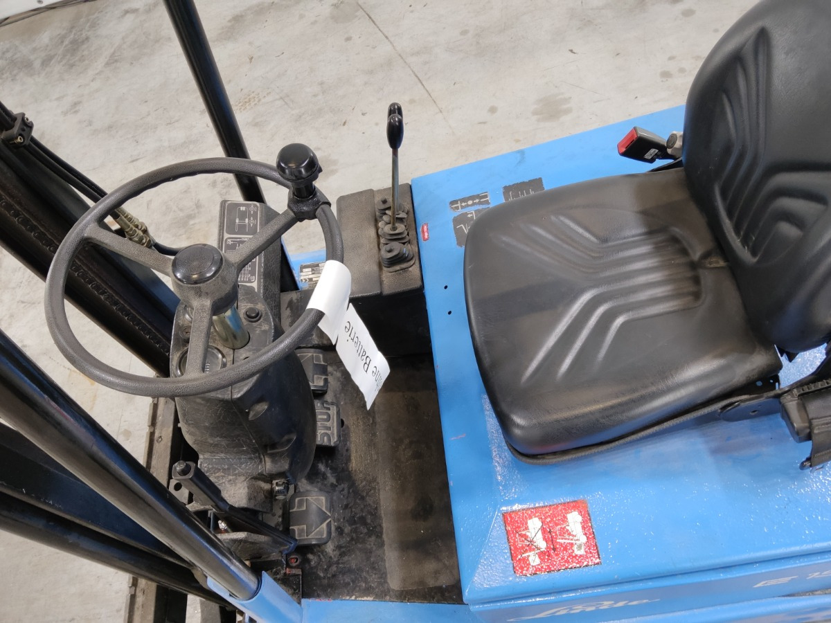 Linde E15 - Elektrikli forklift: fotoğraf 3 Linde E15 - Elektrikli forklift: fotoğraf 3