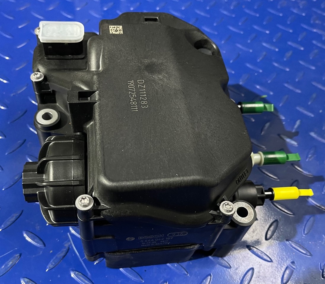 John Deere 8400 Harvester SCR Pump DZ111283 - Egzoz sistemi - Hasat makinesi: fotoğraf 3 John Deere 8400 Harvester SCR Pump DZ111283 - Egzoz sistemi - Hasat makinesi: fotoğraf 3