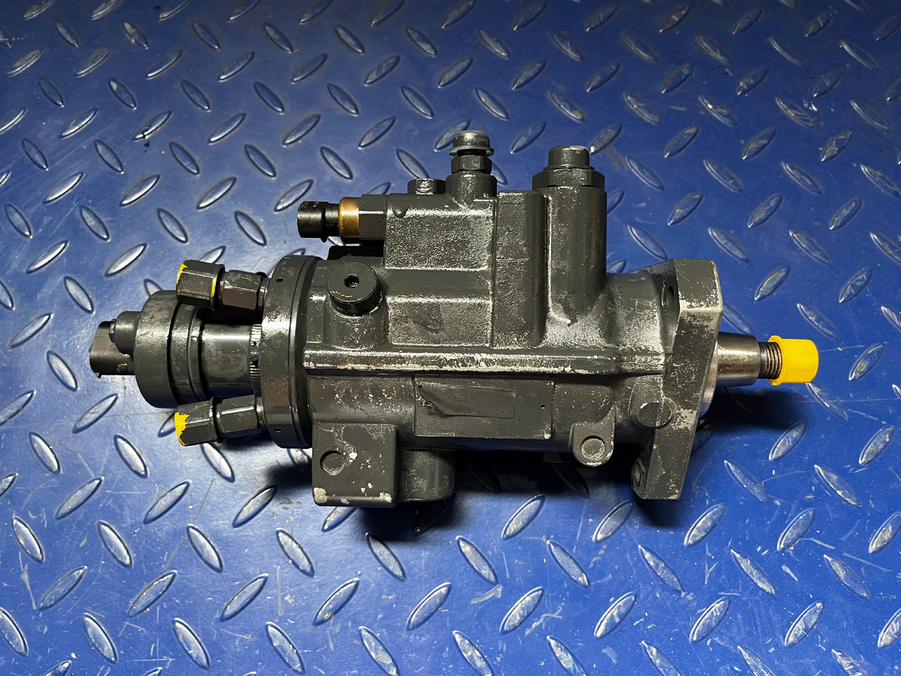 John Deere NEW Injection Pump RE568070 - Motor ve yedek parça - Traktör: fotoğraf 2 John Deere NEW Injection Pump RE568070 - Motor ve yedek parça - Traktör: fotoğraf 2