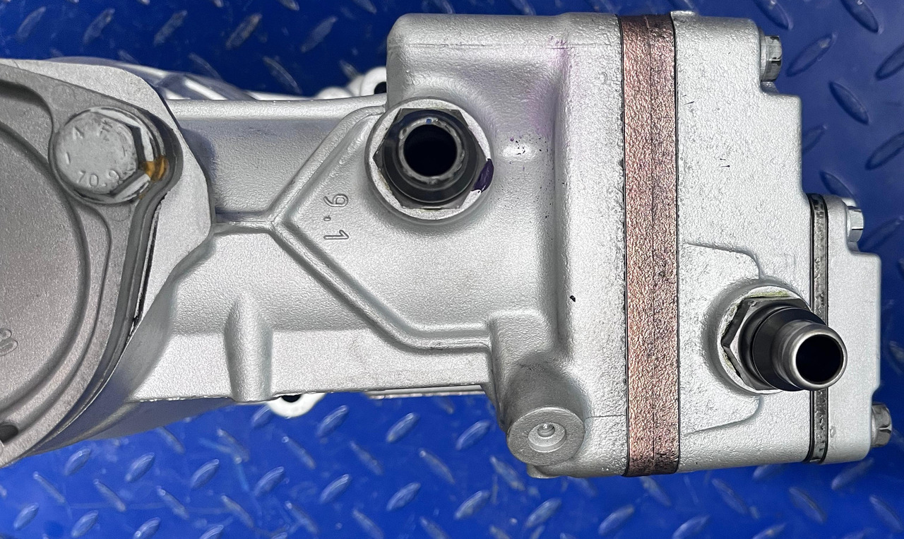 Mercedes Actros MP4 Air Compressor Euro 6 A4701302015 Reconditioned - Kompresör - Kamyon: fotoğraf 4 Mercedes Actros MP4 Air Compressor Euro 6 A4701302015 Reconditioned - Kompresör - Kamyon: fotoğraf 4