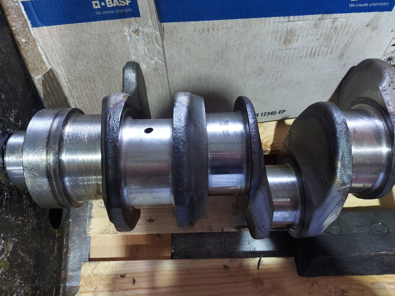 Mercedes Crankshaft OM473 Euro 6 - Krank mili: fotoğraf 3 Mercedes Crankshaft OM473 Euro 6 - Krank mili: fotoğraf 3