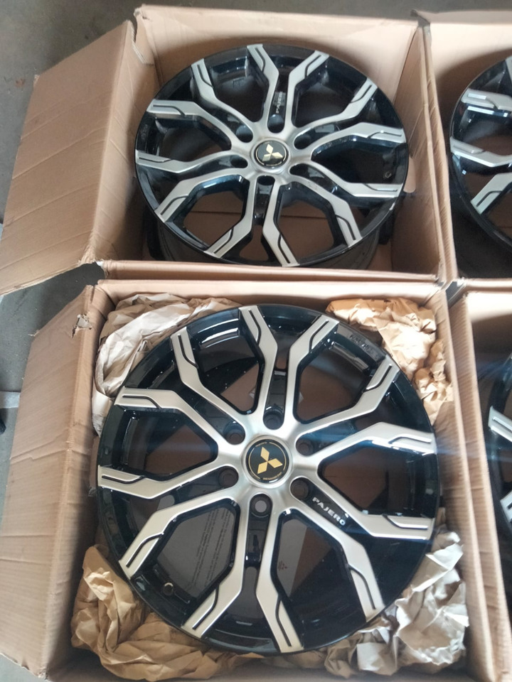 Mitsubishi Pajero L200 20 Zoll original Rims KBA50710 - Jant - Binek araba: fotoğraf 2 Mitsubishi Pajero L200 20 Zoll original Rims KBA50710 - Jant - Binek araba: fotoğraf 2