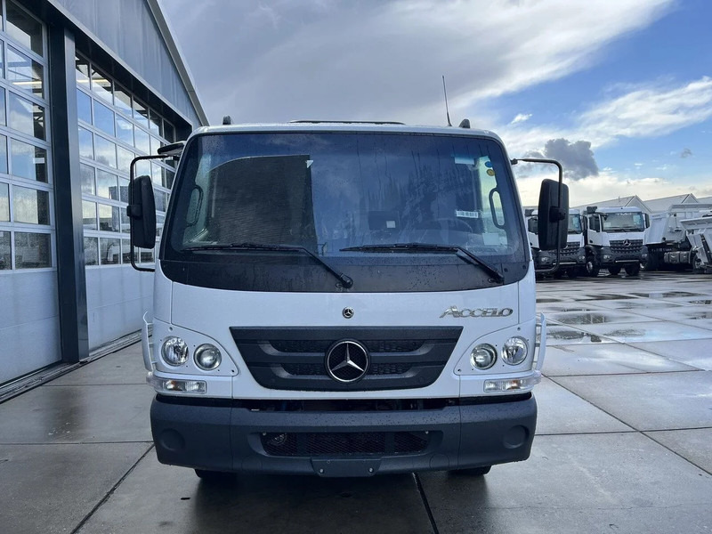Mercedes-Benz Accelo 815 4x2 Garbage Compactor (2 units) Accelo 815 4x2 Garbage Compactor (2 units) - Çöp kamyonu: fotoğraf 4 Mercedes-Benz Accelo 815 4x2 Garbage Compactor (2 units) Accelo 815 4x2 Garbage Compactor (2 units) - Çöp kamyonu: fotoğraf 4